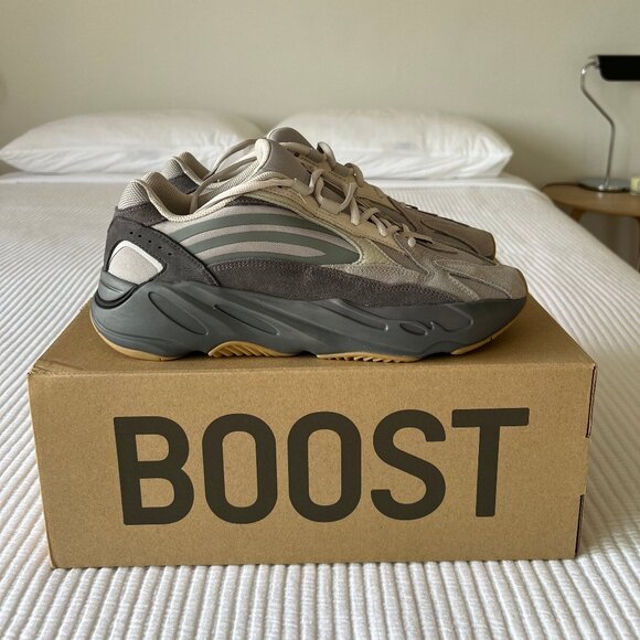 Yeezy 700, size 11 - Picture 1 of 7